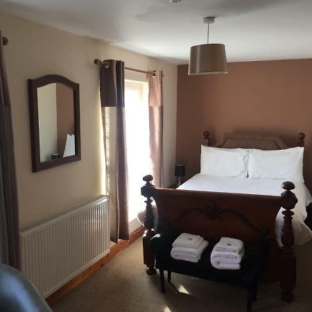 The St Crispin Inn Worth  Экстерьер фото