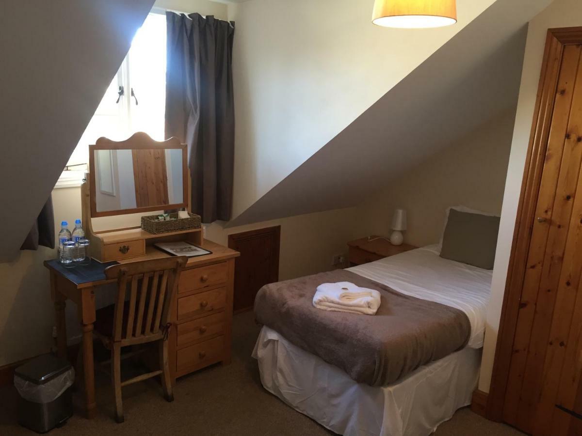The St Crispin Inn Worth  Экстерьер фото