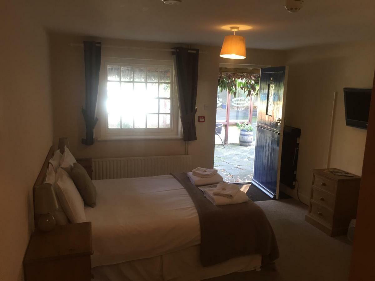 The St Crispin Inn Worth  Экстерьер фото