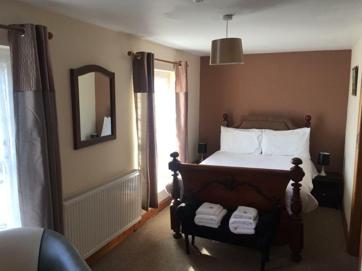 The St Crispin Inn Worth  Экстерьер фото