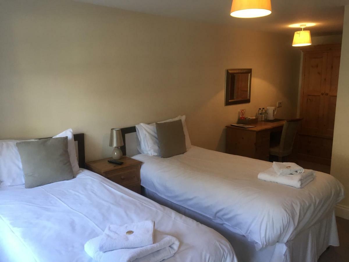 The St Crispin Inn Worth  Экстерьер фото