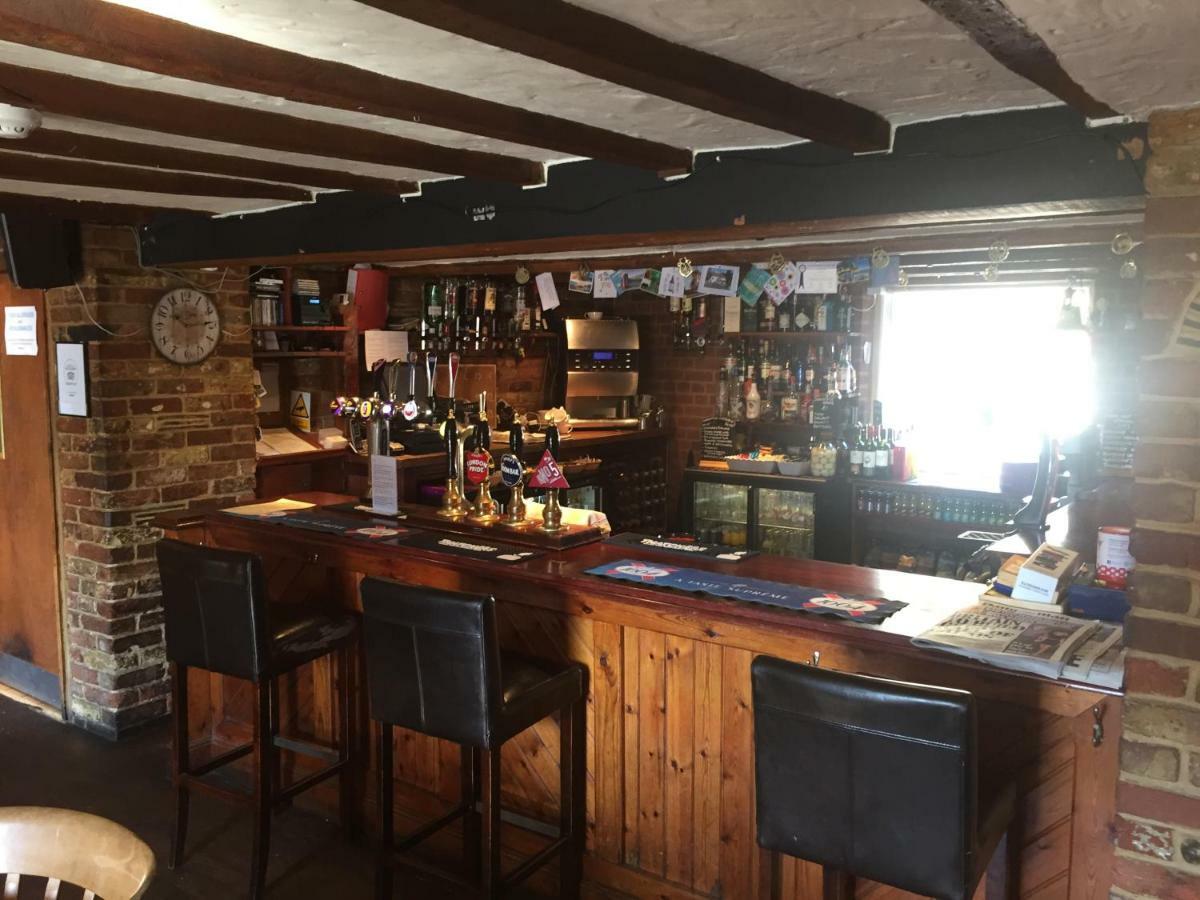 The St Crispin Inn Worth  Экстерьер фото