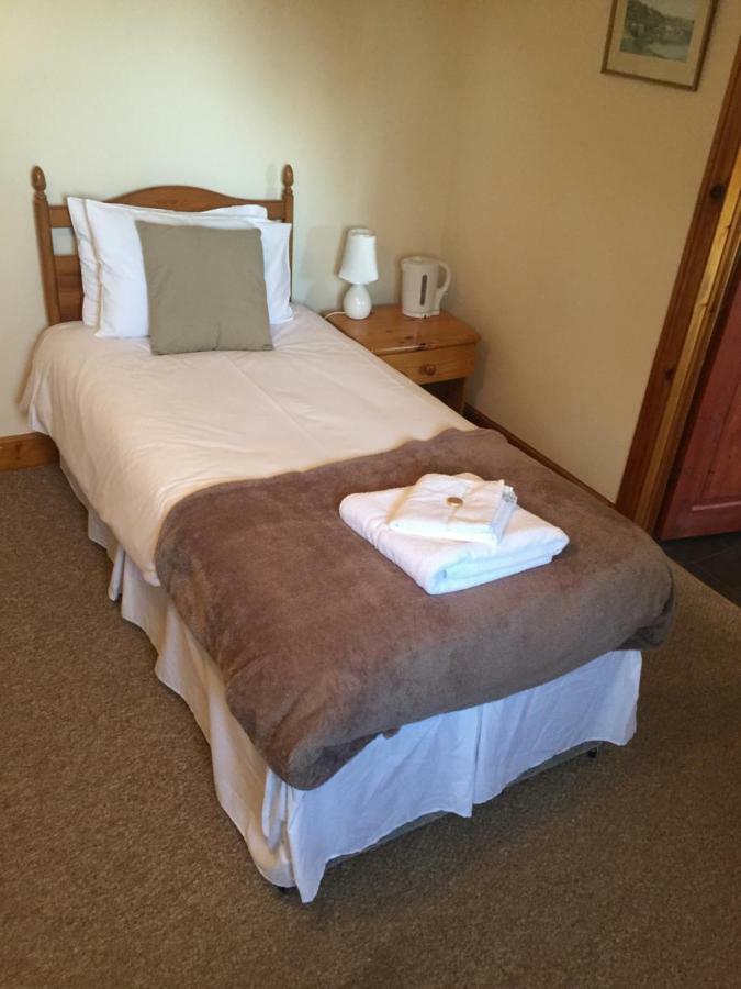 The St Crispin Inn Worth  Экстерьер фото
